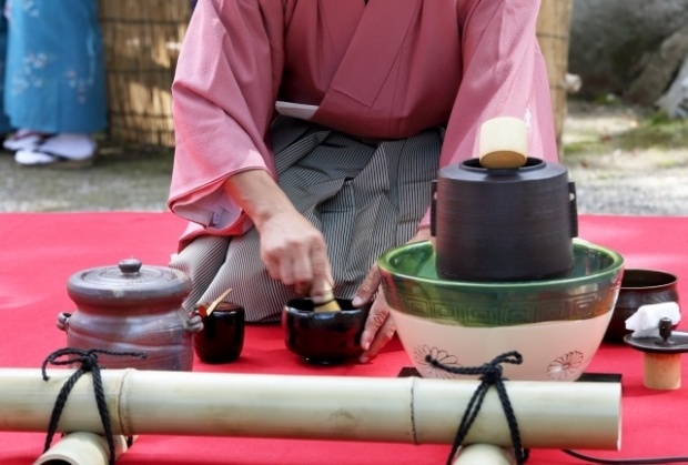 永観堂 三 鈷 の 松