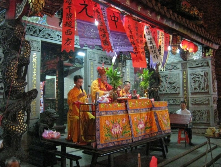 日本と感覚の違う台湾の変わったお盆～ 中元普渡 【霊を「好兄弟」と呼ぶ】