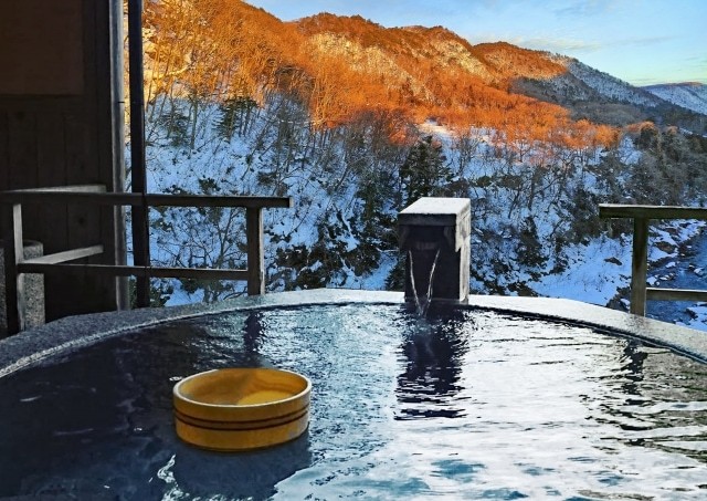 外国人が驚く日本の温泉マナー 「裸で入浴するのは日本人だけ？」