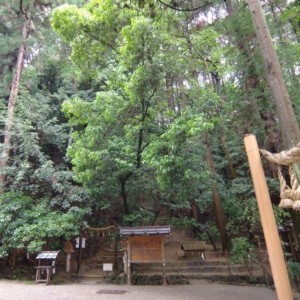 画像：狭井神社境内にある三輪山登拝口。（撮影：高野晃彰）