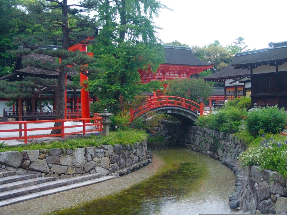 京都歴史散策・京都最古級の歴史を持つ2つの賀茂社。 上賀茂神社と下鴨神社をめぐる