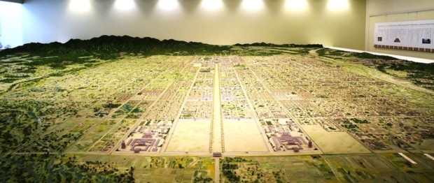 画像：平安京の復元模型（平安京創生館の展示物）wiki c
