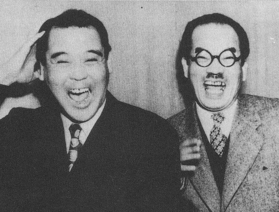 漫才はいつ生まれた？平安からM-1まで続く日本の「笑い」の歴史