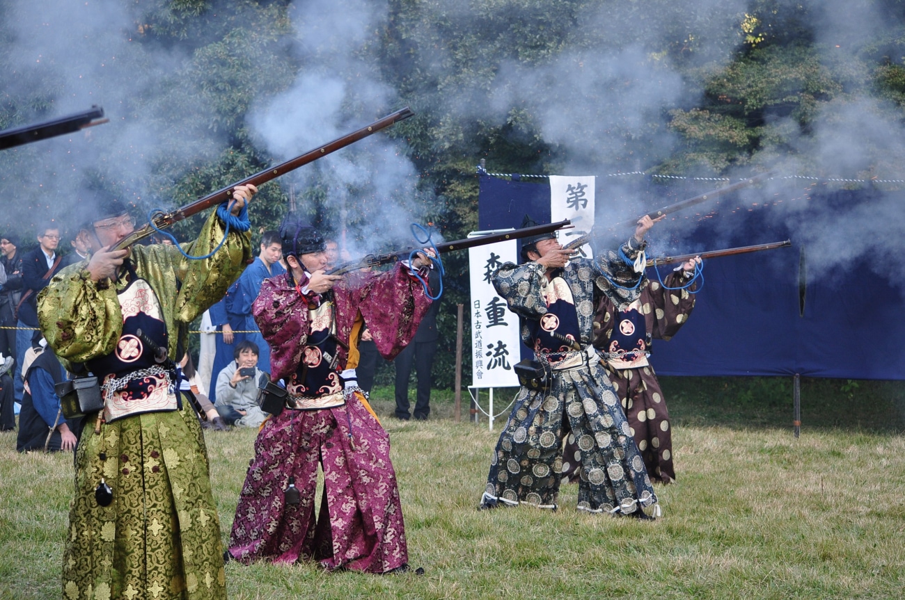 戦国の戦いを劇的に変えた「火縄銃」なぜ弾丸に鉛が使われたのか？